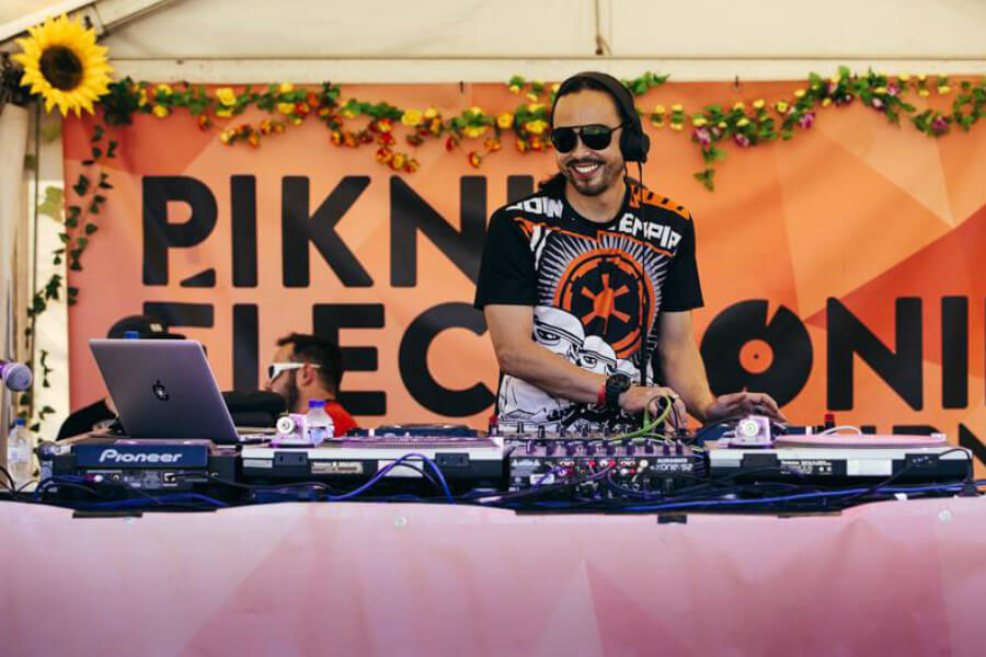 Piknic Electronik Sunday Sessions