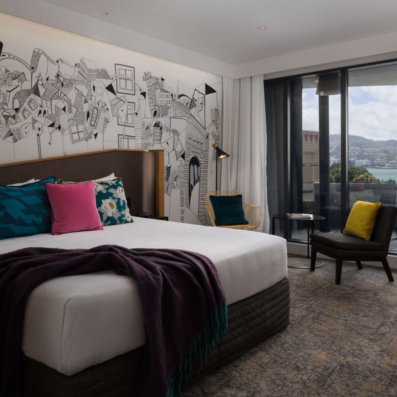 QT Wellington - QT Gallery Harbourview King - Bed