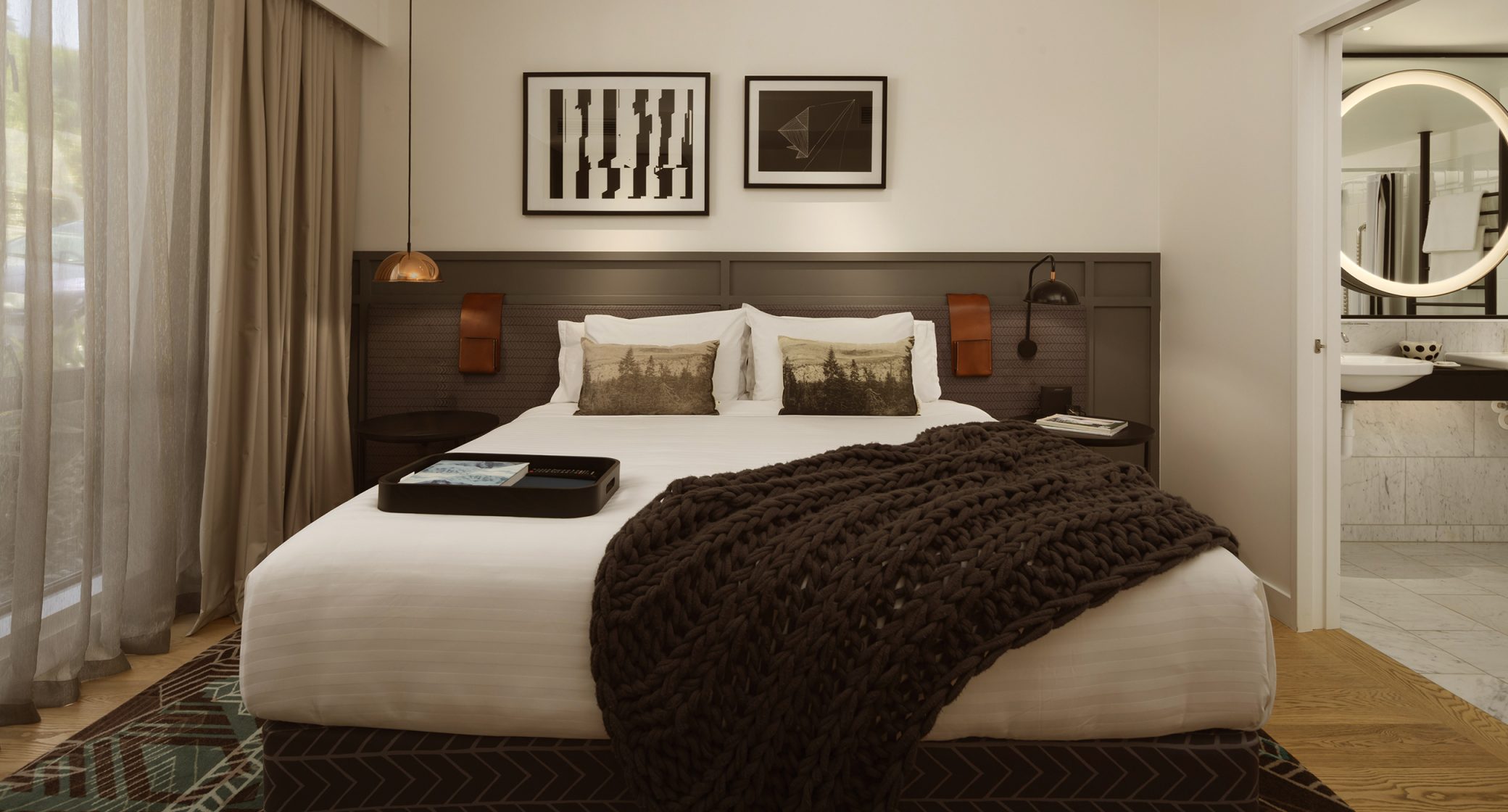 QT King Suite Accessible