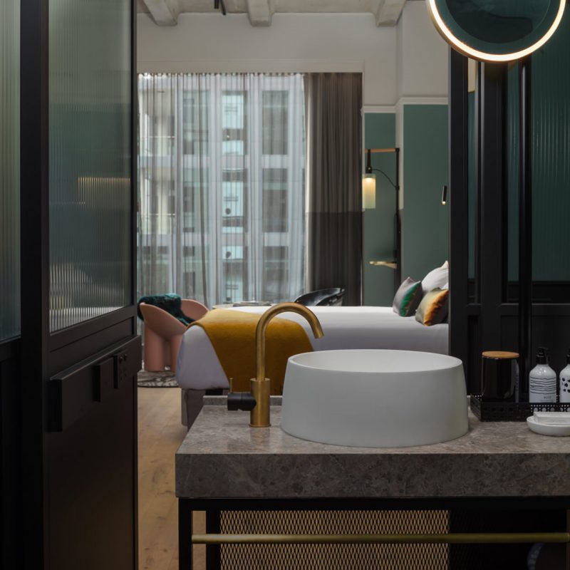 QT Auckland Guest Room