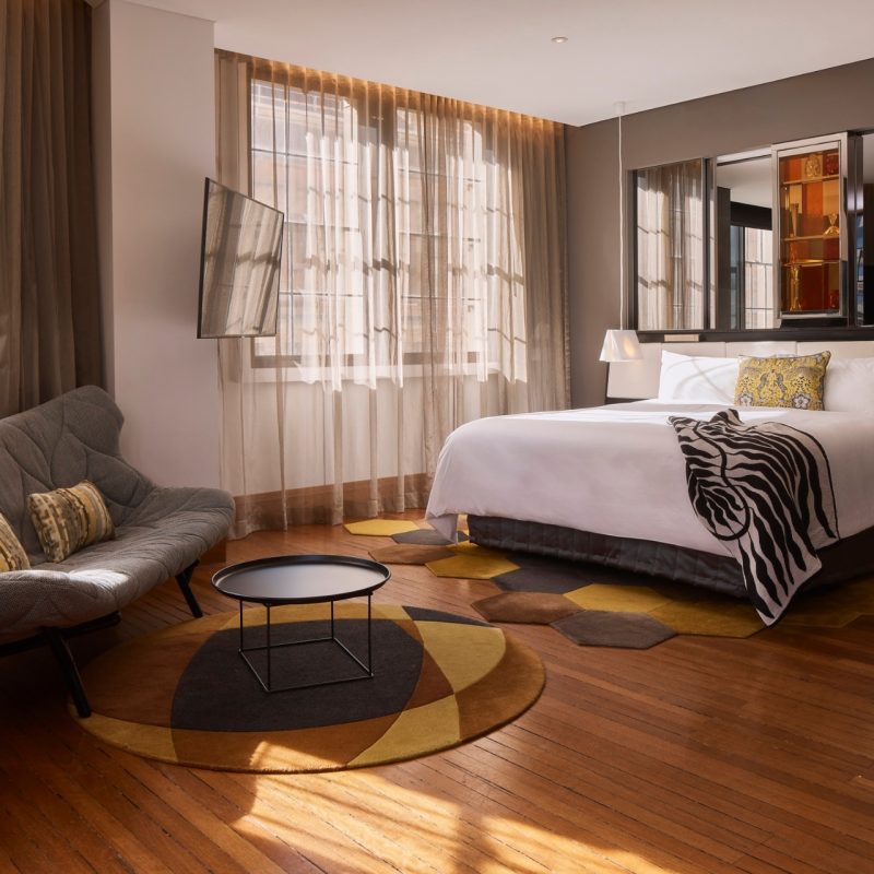 QT Corner Suite