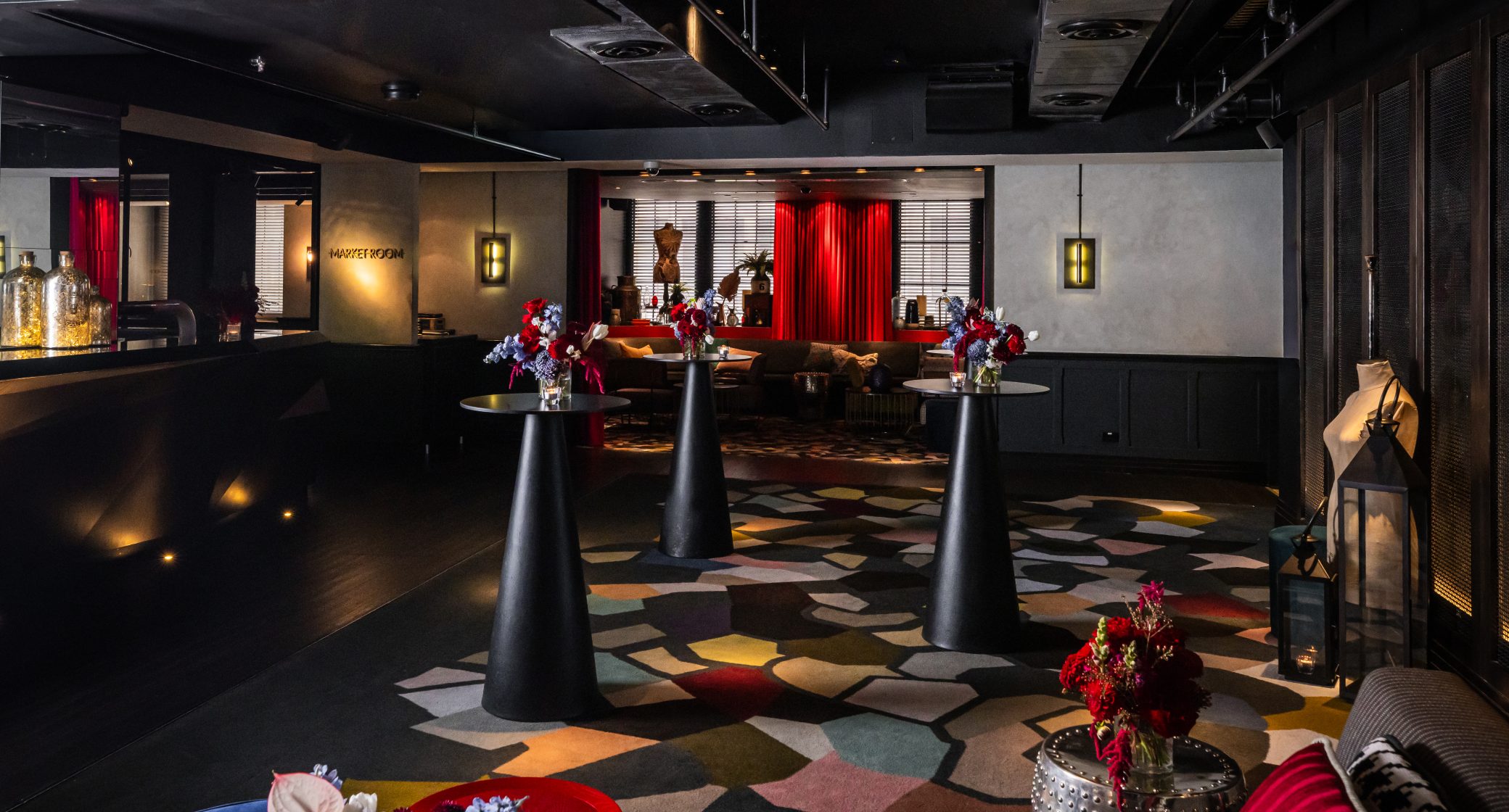Gilt Lounge
