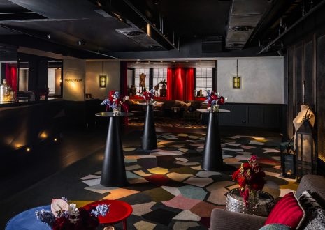 Gilt Lounge