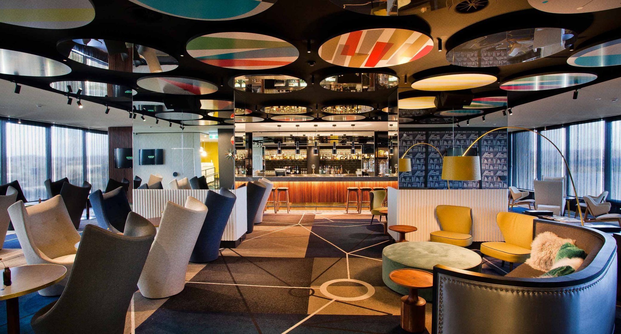 QT Canberra - Hotel Lobby