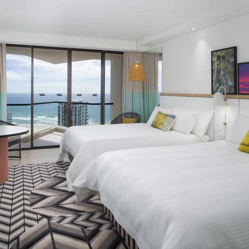 QT Gold Coast - Rooms - Deluxe Ocean View Twin